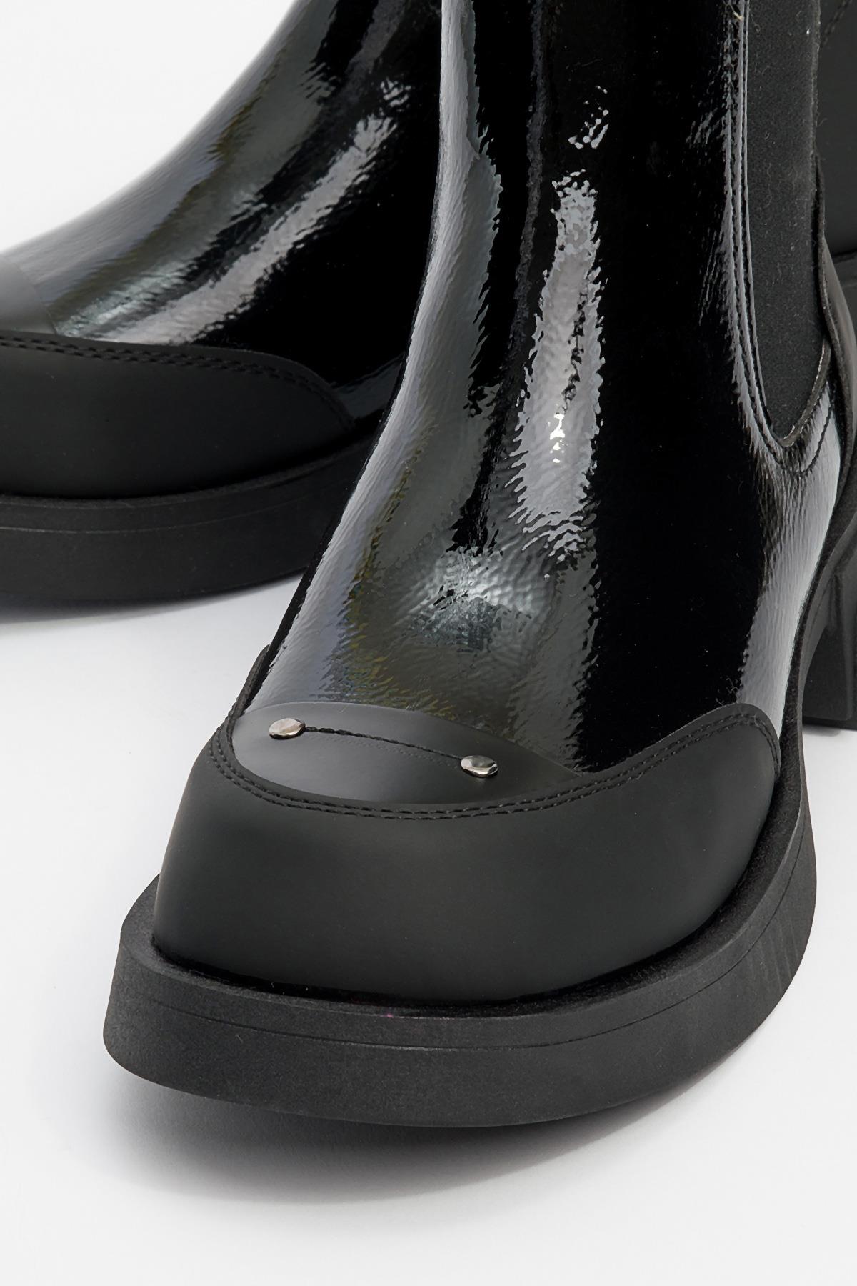 Albia - Bota de cremallera de charol negro (Mujer)