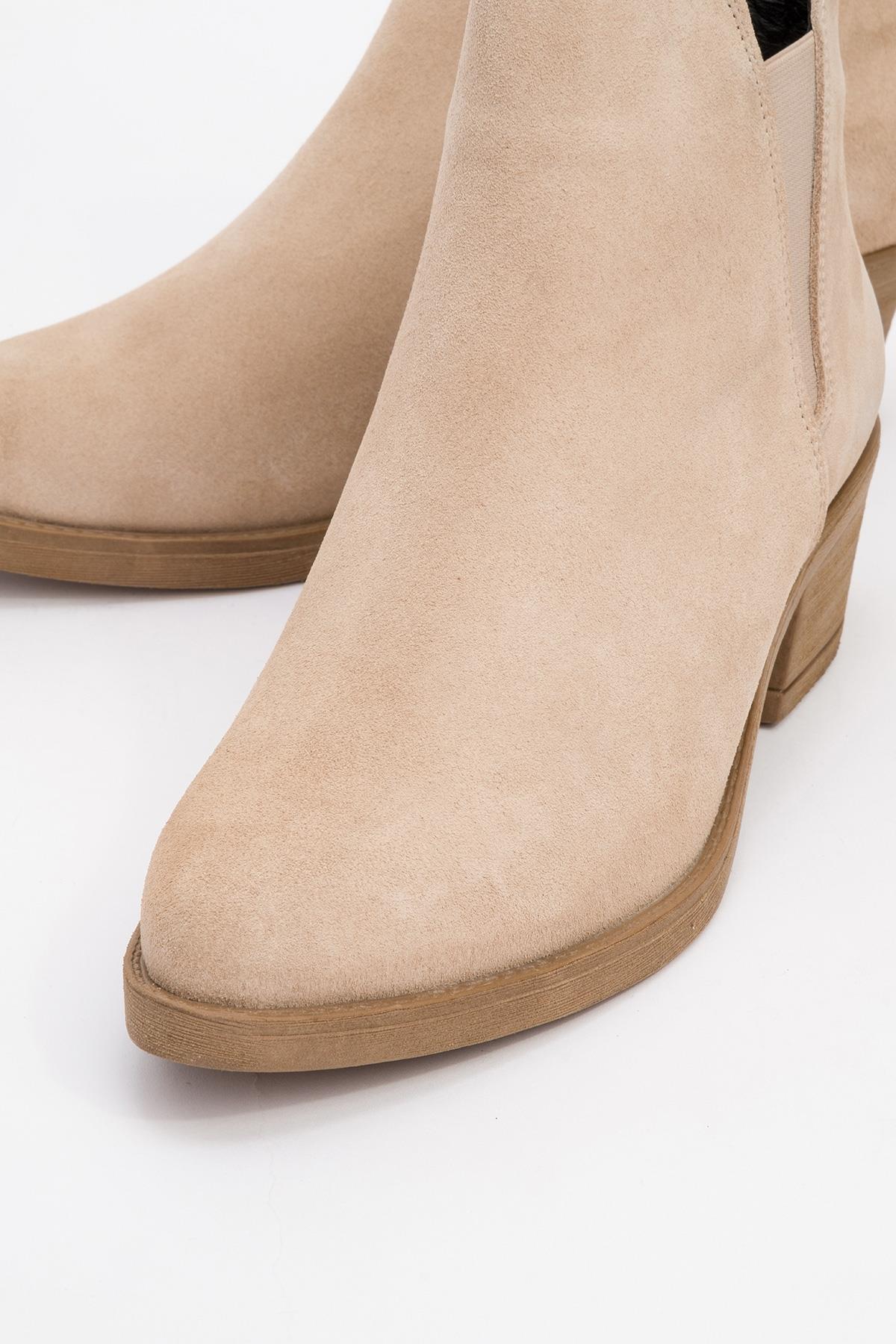 Dovena - Botín de tacón ancho de ante color beige (Mujer)