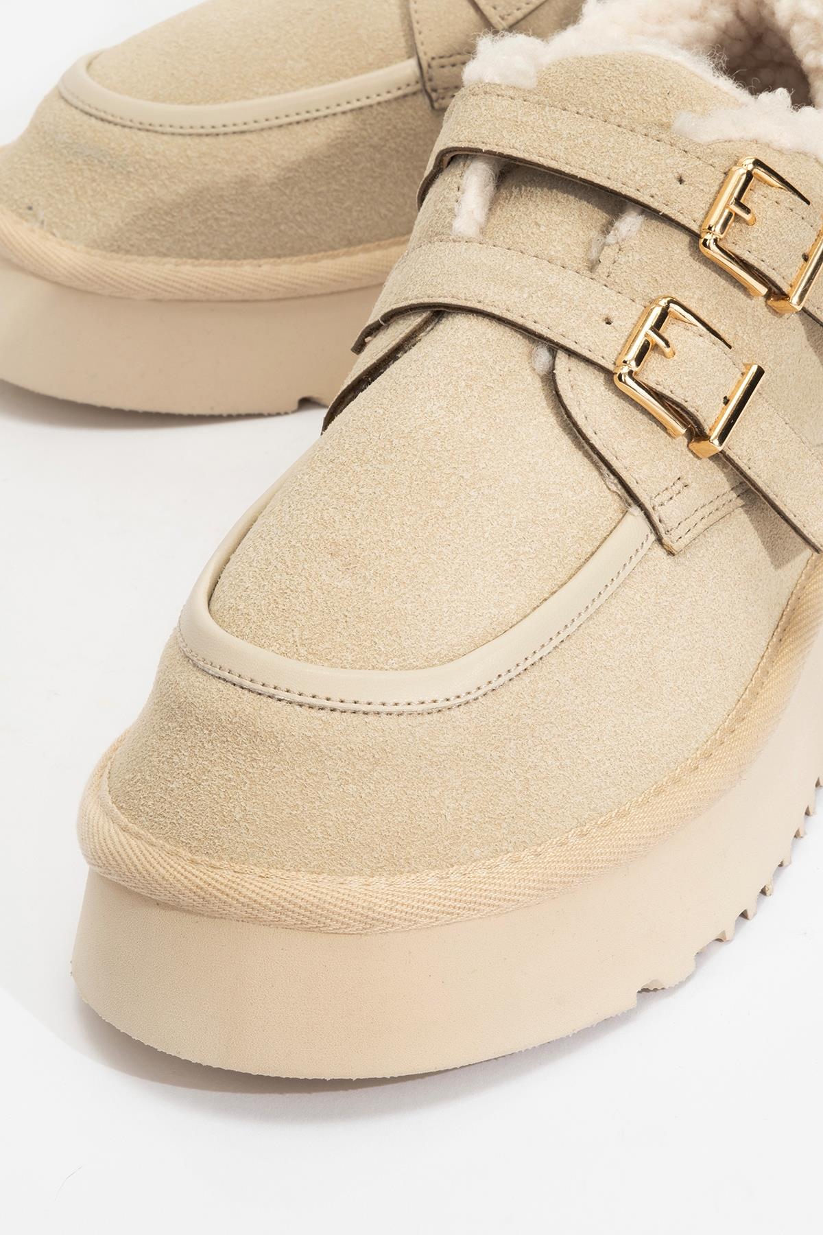 Assos - Botín de gamuza beige con pelo (Mujer)