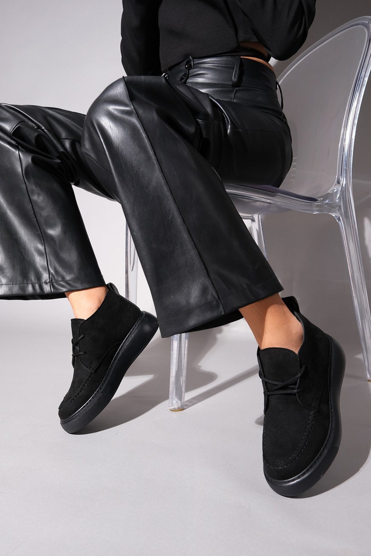 Valve - Bota de ante negra (mujer)