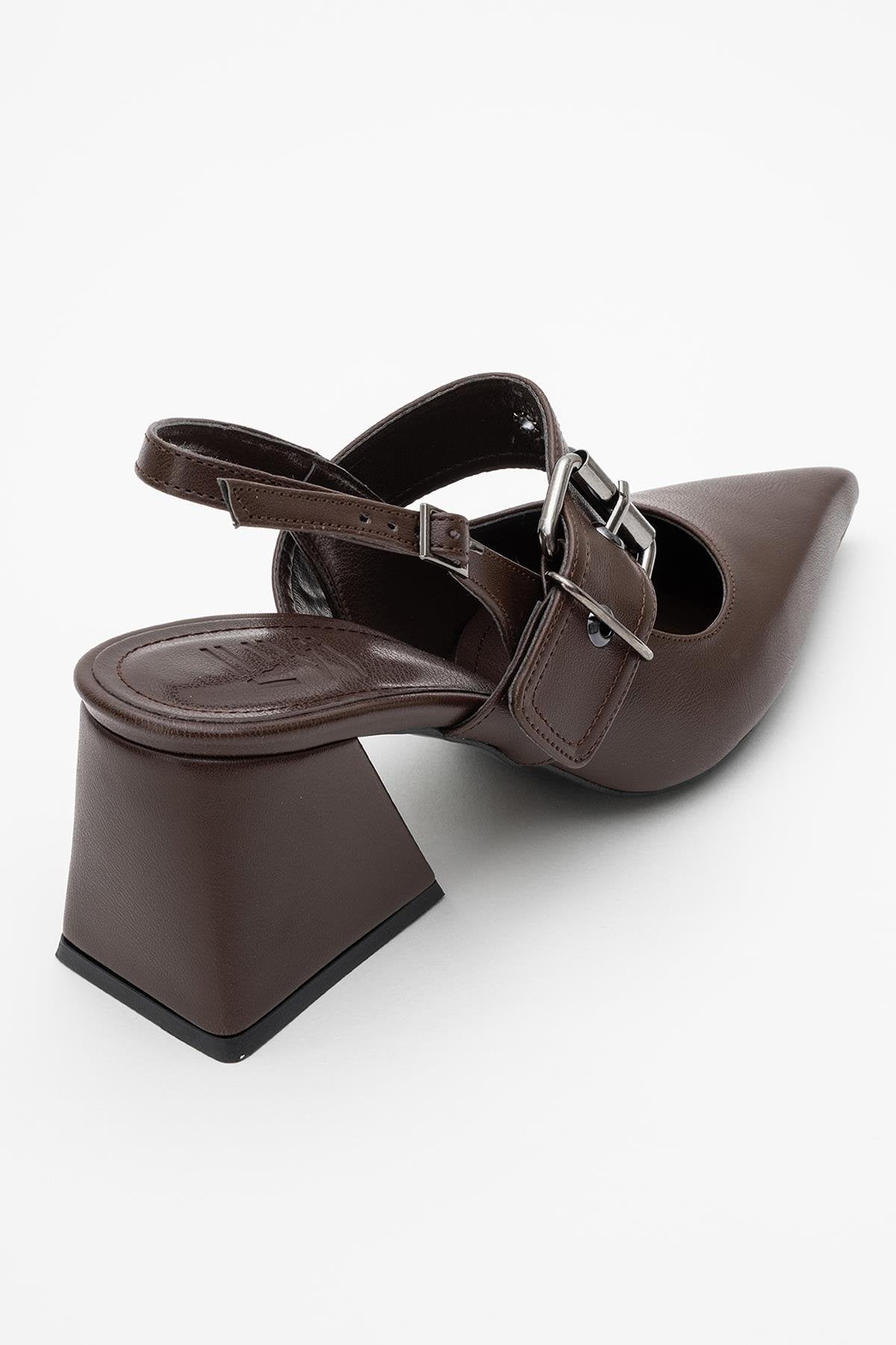 Nepido - Zapatilla de tacón de bloque con punta afilada en tono marrón (mujer)