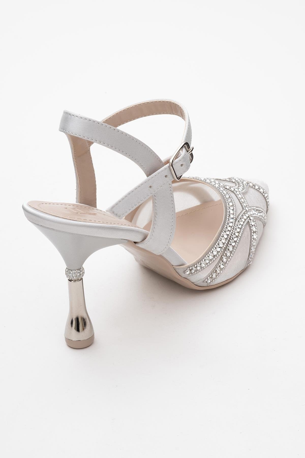 Volby - Zapatos de tacón de punta adornados en plateado (Mujer)