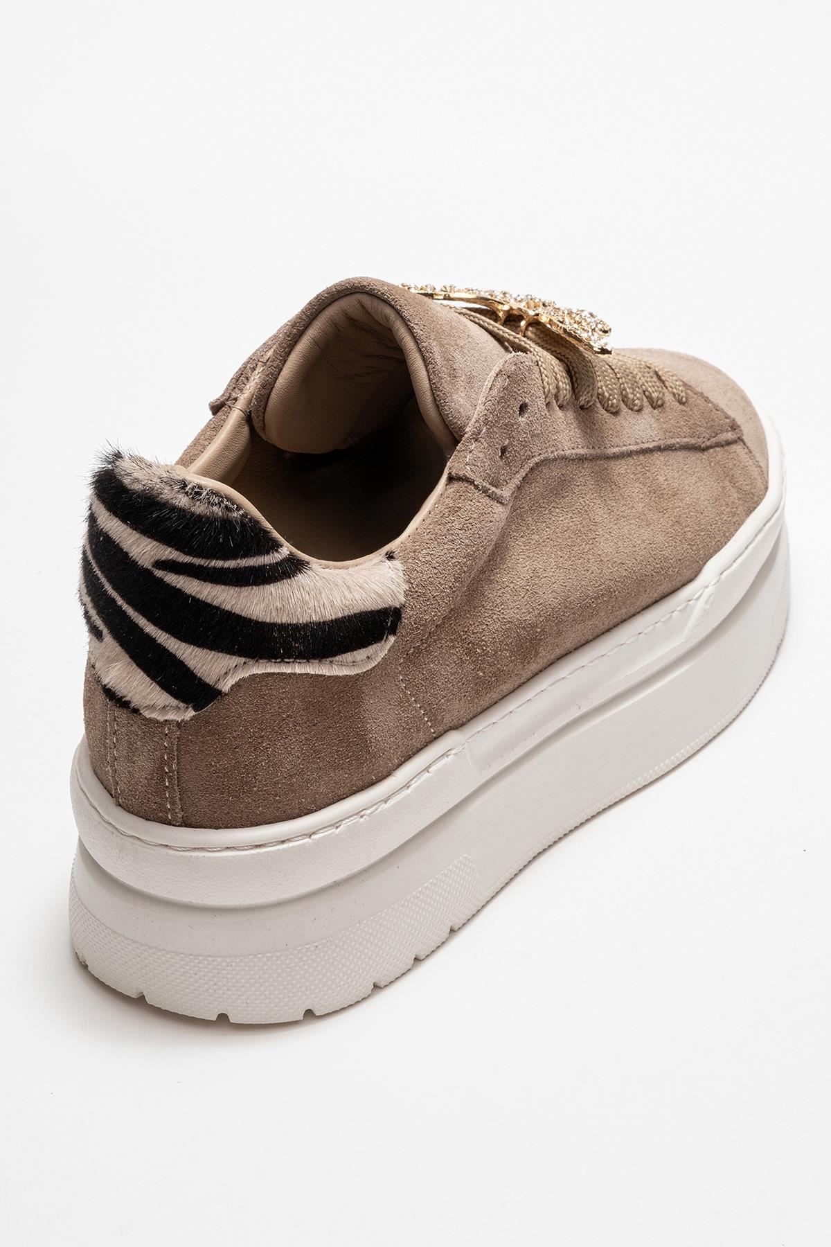 Anda - Zapatillas de ante color beis oscuro con hebillas (Mujer)