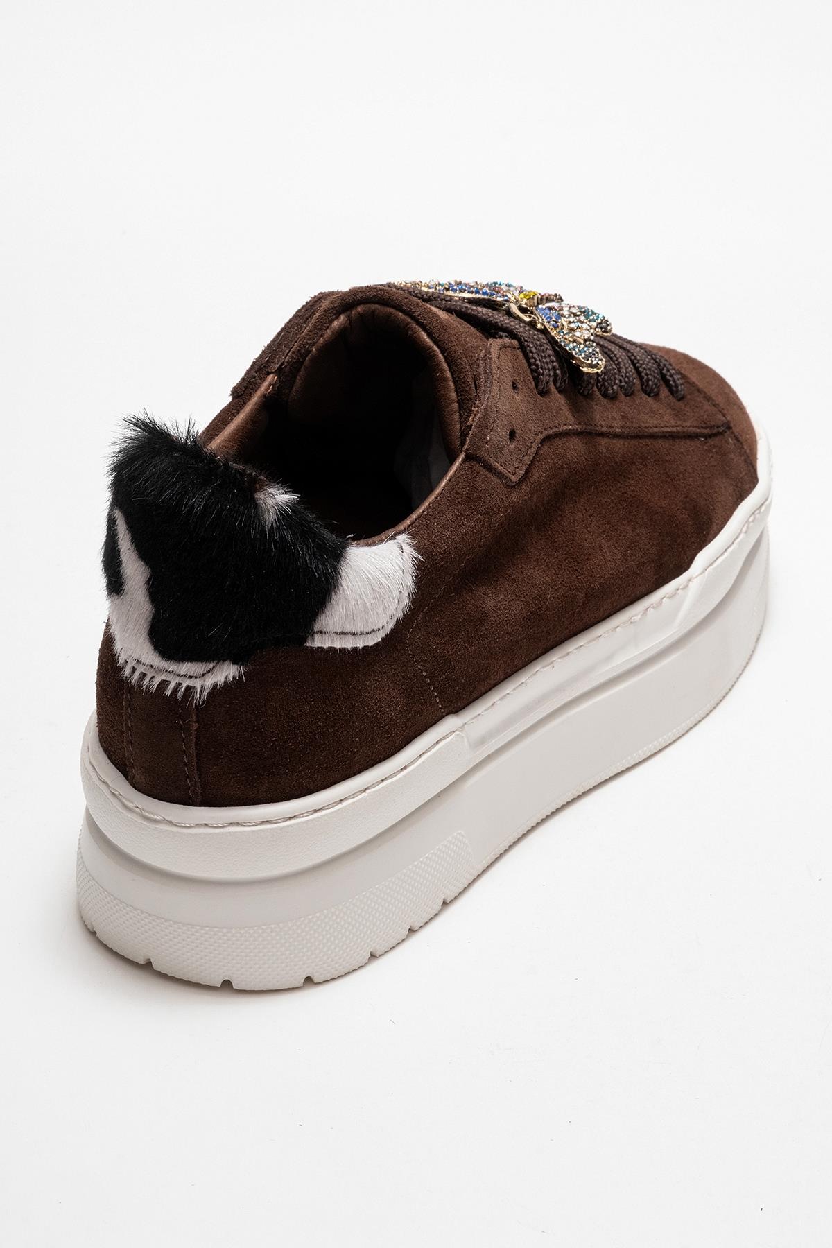 Anda - Zapatillas con hebilla de ante marrón (Mujer)