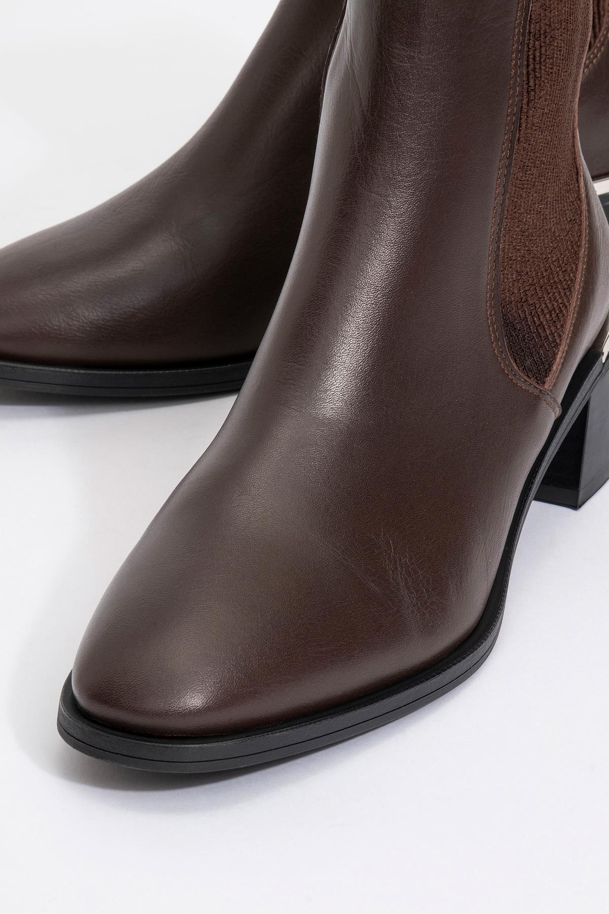 Botín Chelsea Neiva de Piel Marrón Oscuro (Mujer)