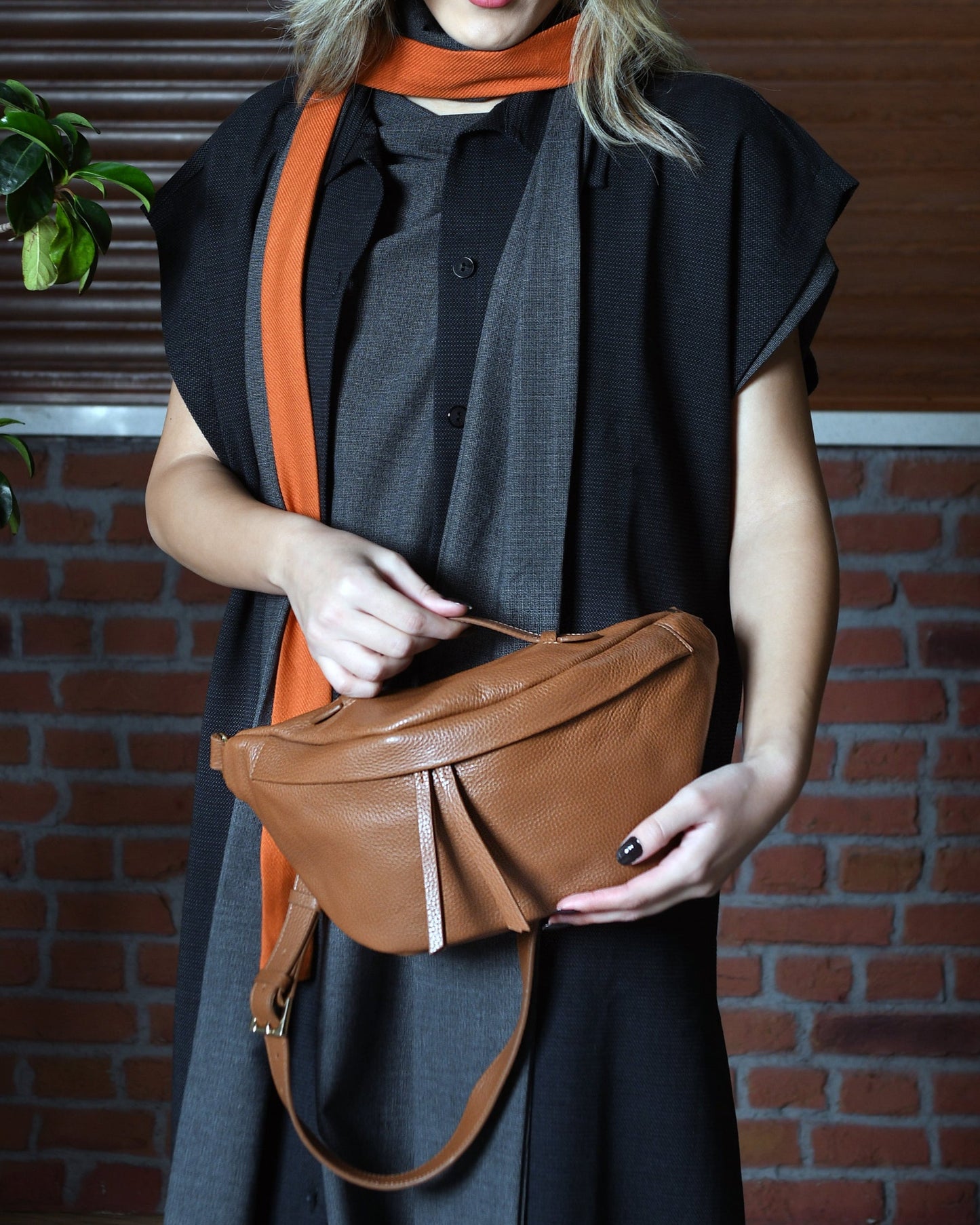 Bianca - Bolso Cruzado de Cuero Marrón Coñac