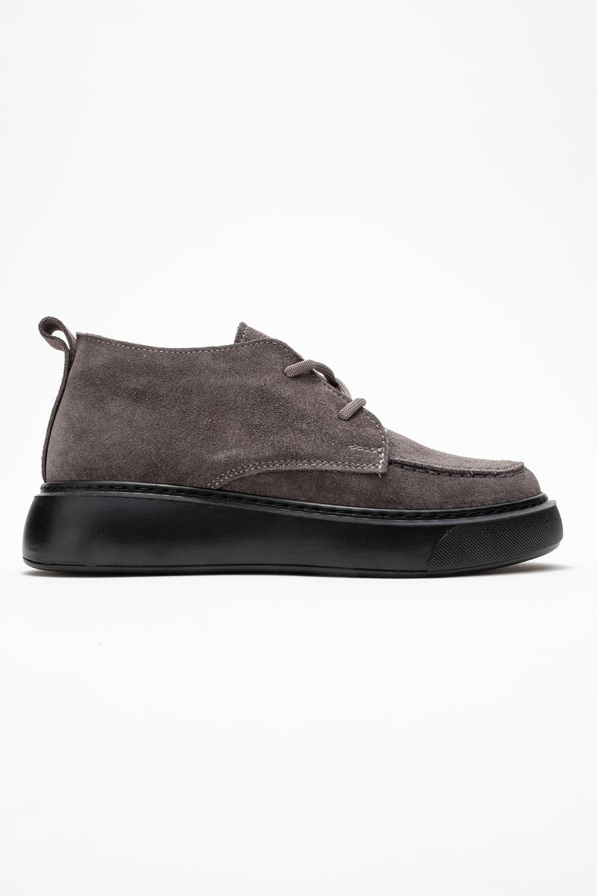 Lilya - Bota Chukka de ante gris (mujer)