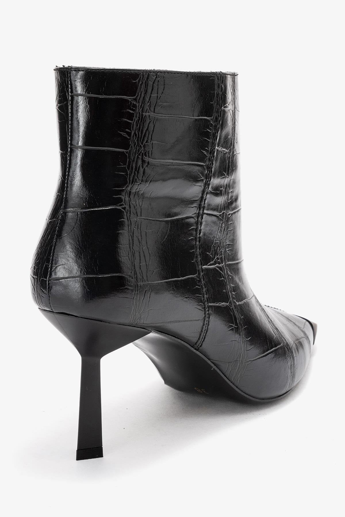 Rassel - Bota Negra Estampada de Punta (Mujer)