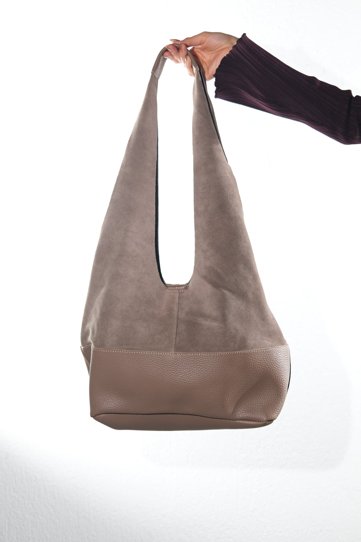 Avos - Bolso de hombro de cuero de gamuza color topo (Mujer)