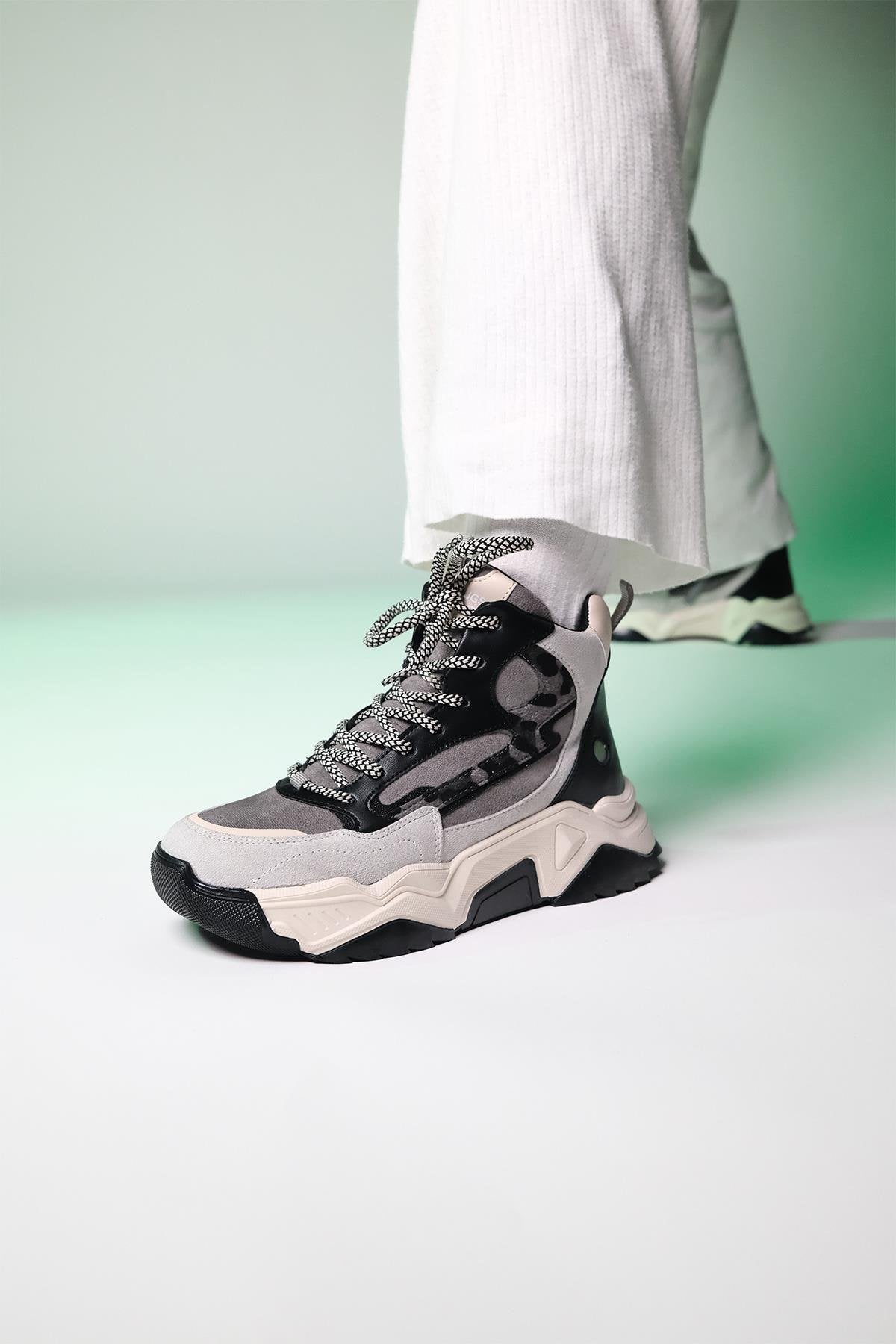 Olivia - Bota multideporte Ice Black (Mujer)