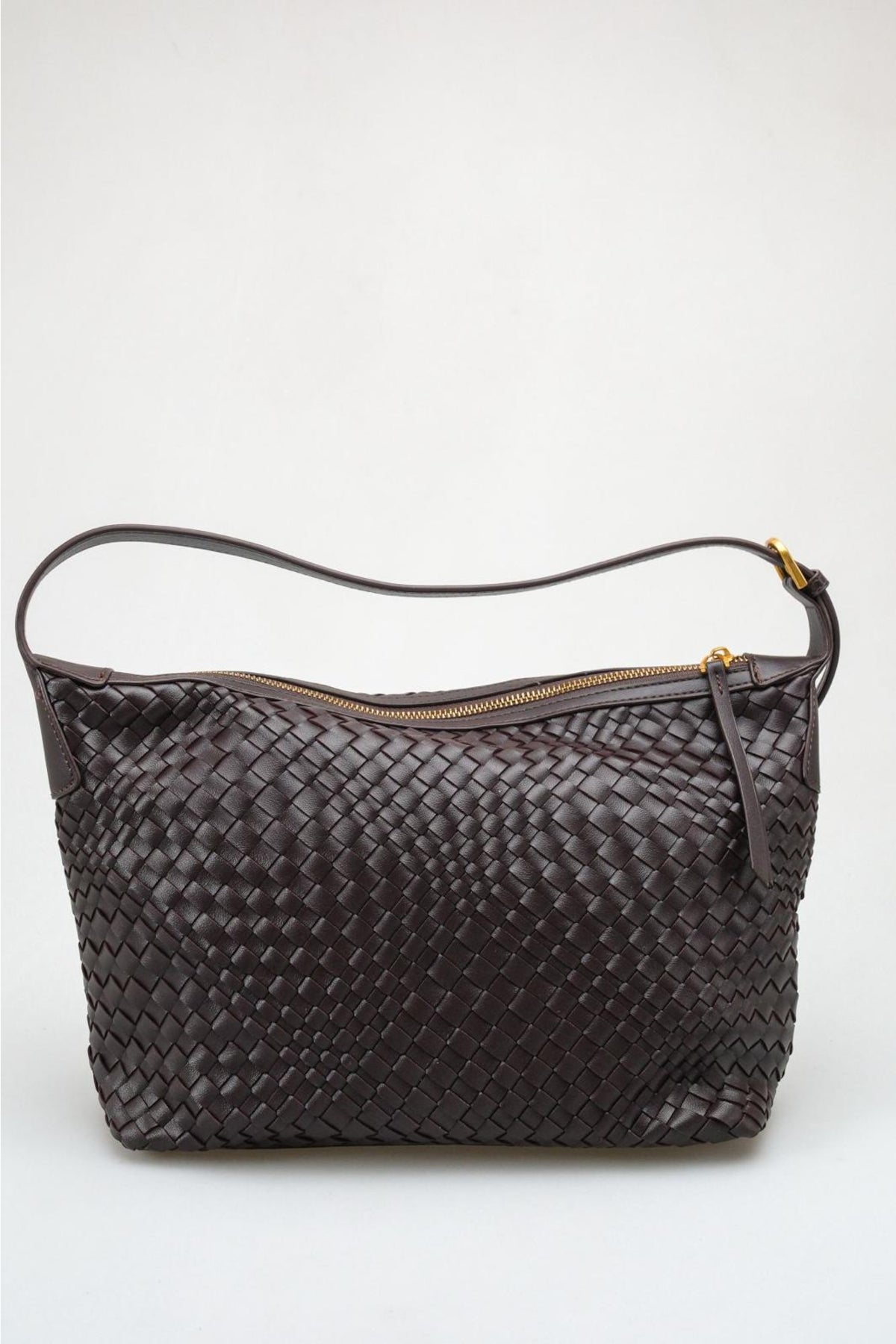 Kira - Dark Brown Woven Shoulder Bag (women)