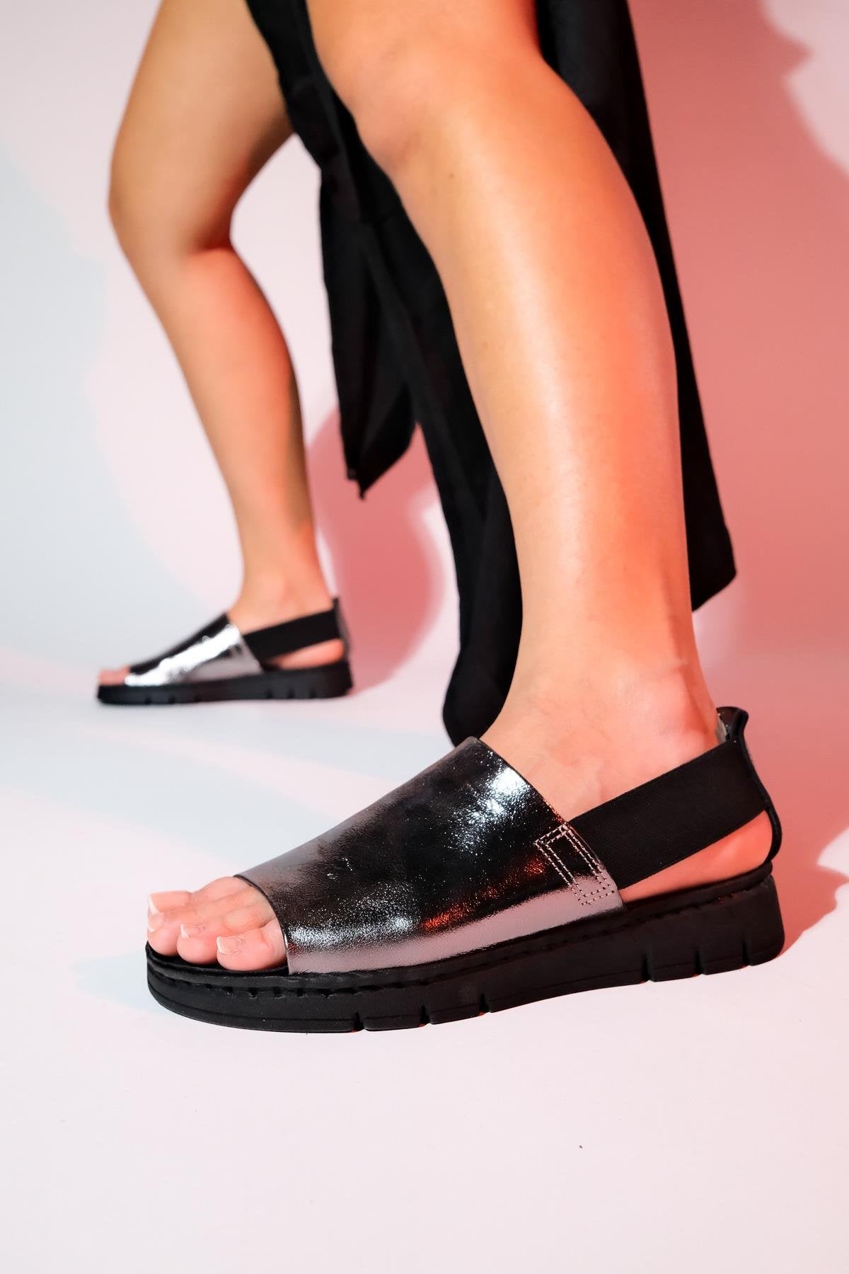 Londoi - Crystal Elastic Strap Leather Sandal (Women)