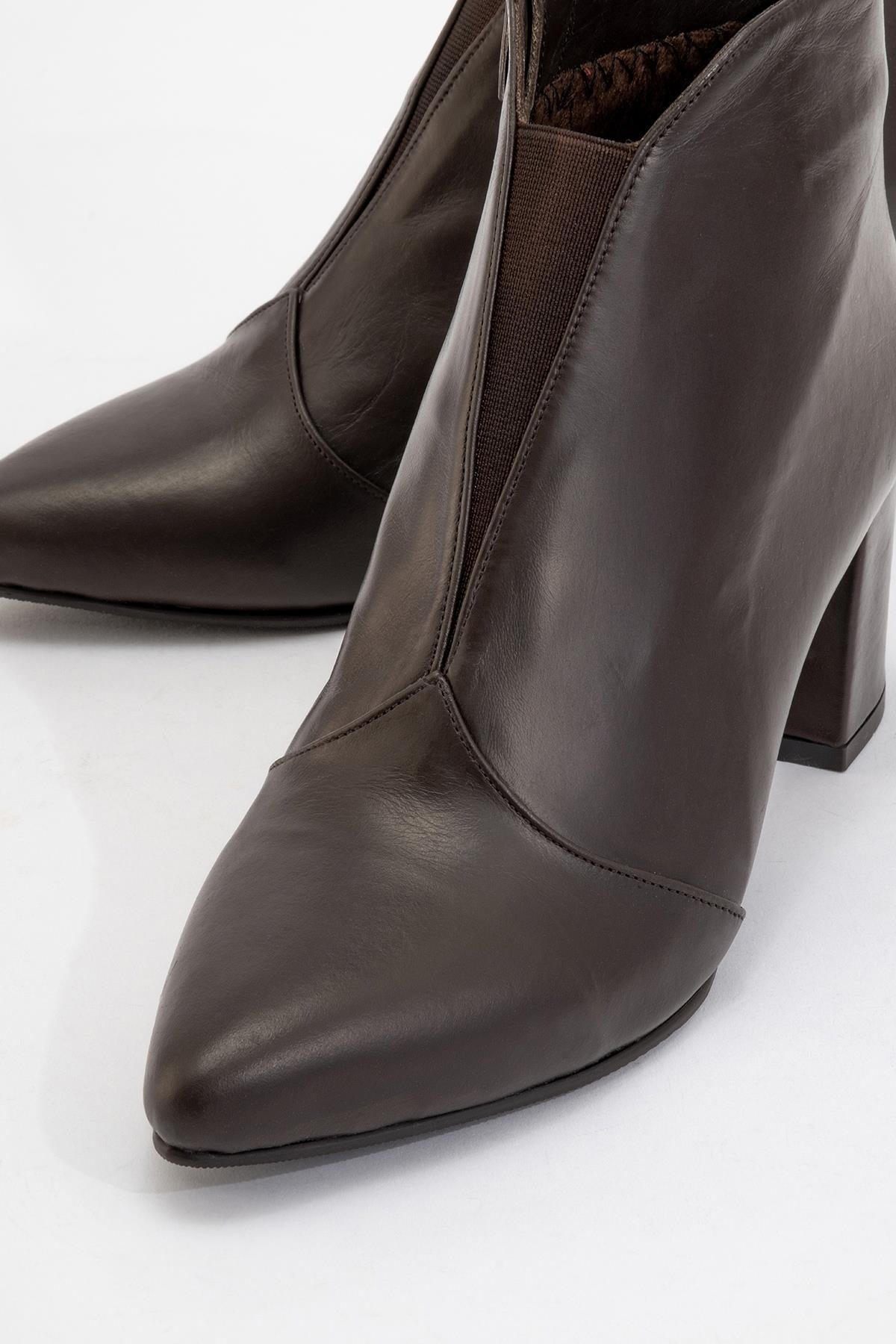 Finda Brown Leather Block‑Heel Boot (Women)