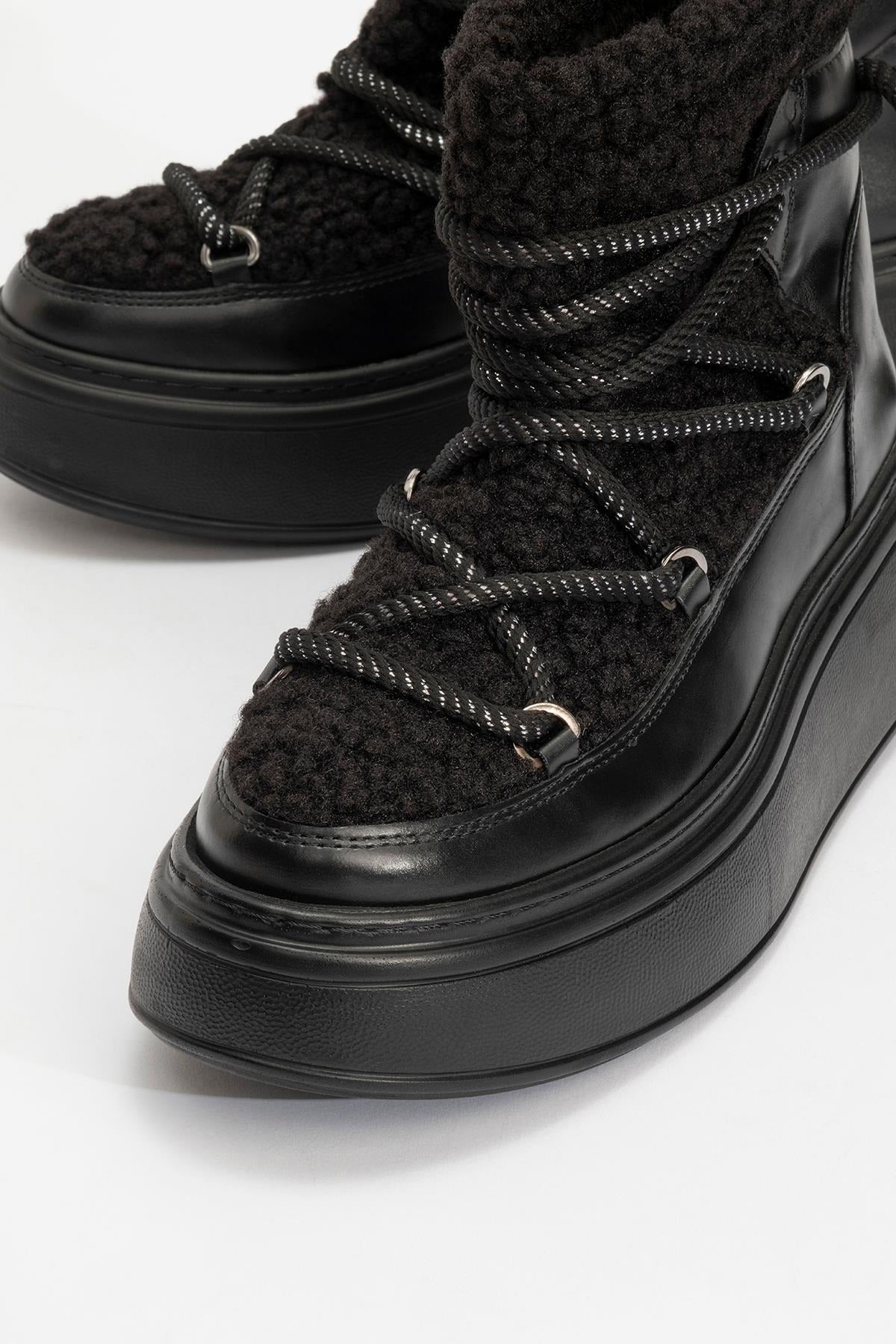 Dila Black Fur-Lined Winter Boot (Women)