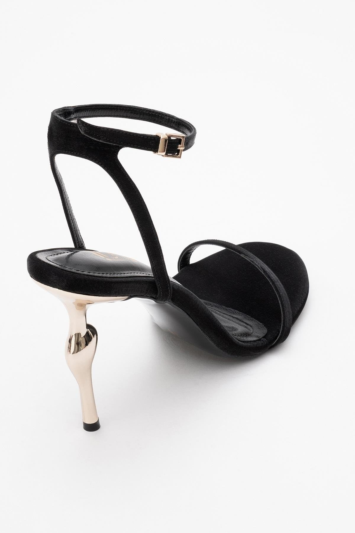 Tacón de aguja Jasmin Black Satin de una sola tira (Mujer)