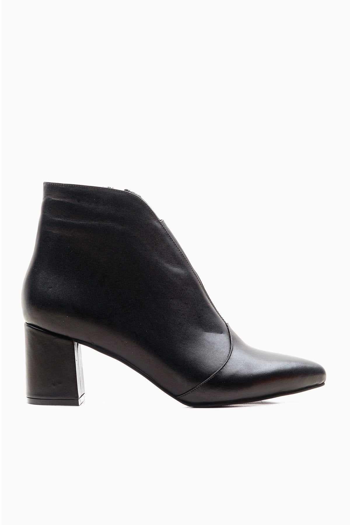 Finda Black Leather Block‑Heel Boot (Women)