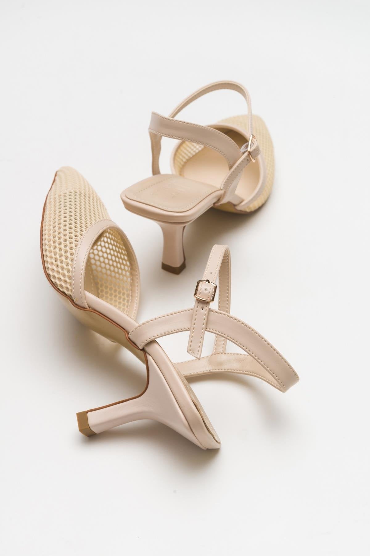 Chic - Zapatilla de tacón de malla beige con punta (mujer)