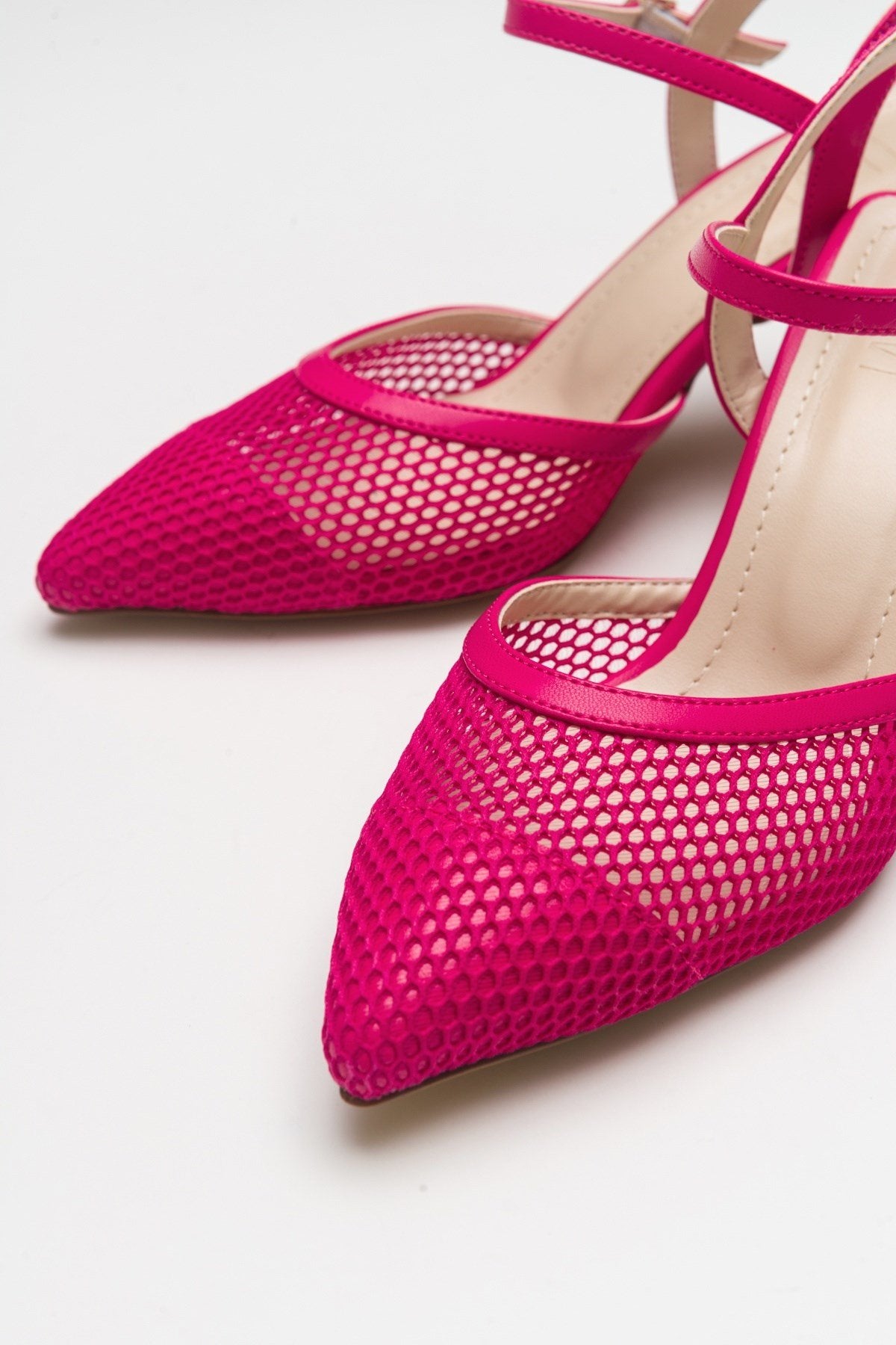 Chic - Zapatilla de tacón de malla fucsia con punta (Mujer)
