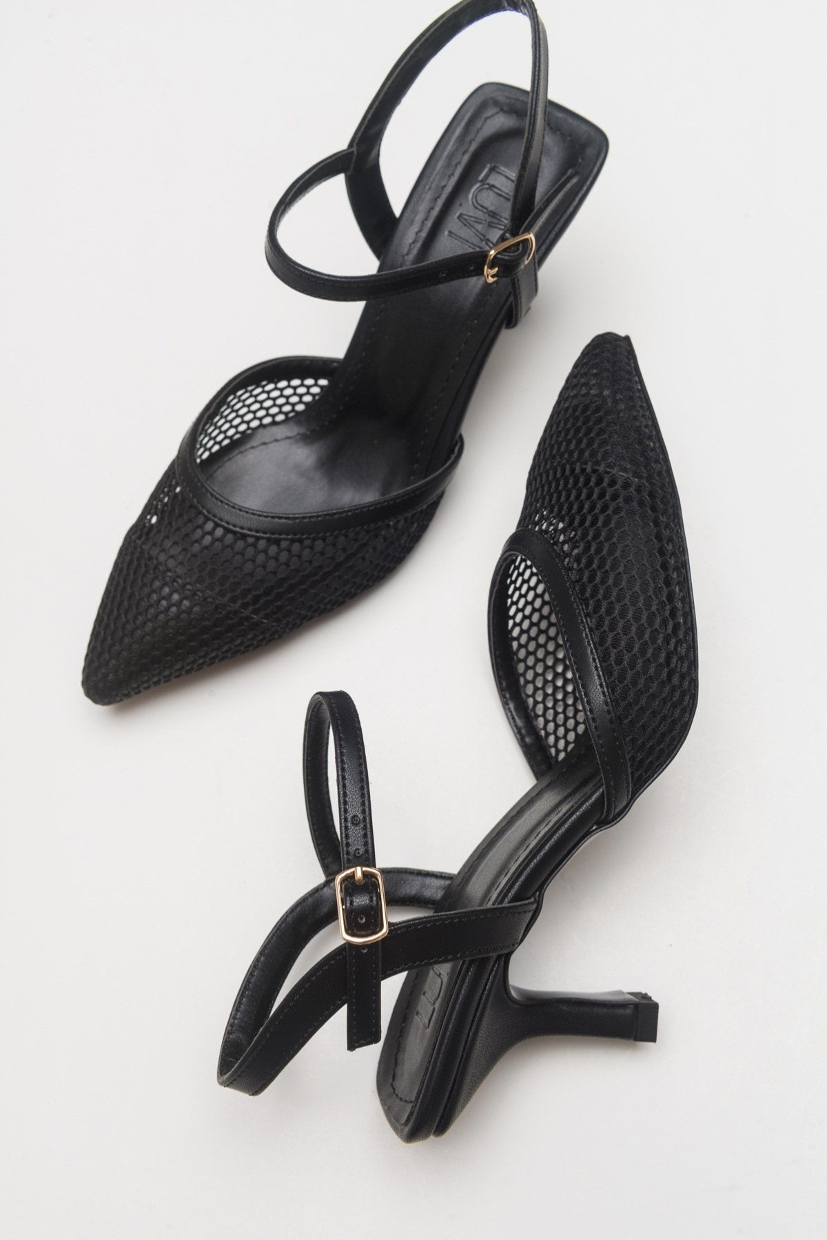 Chic - Zapatilla de tacón de malla negra con punta (Mujer)