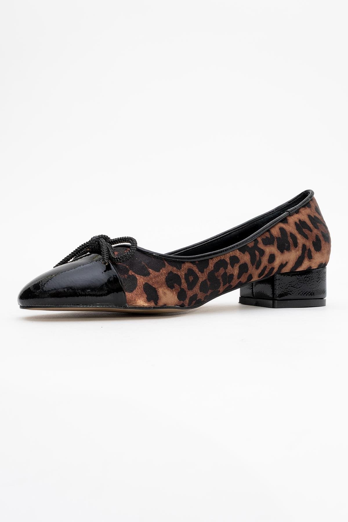 Julien Leopard Bow Detail Block Heel Flat (Mujer)