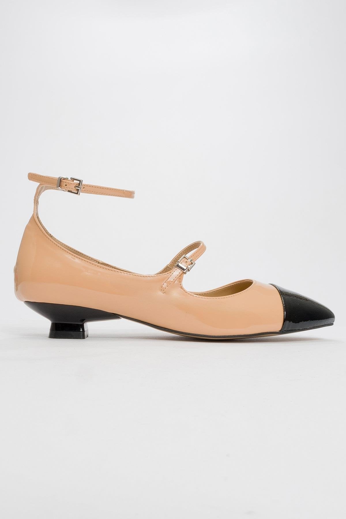 Uster - Zapatos Mary Jane de tacón bajo en charol beige oscuro y negro (mujer)