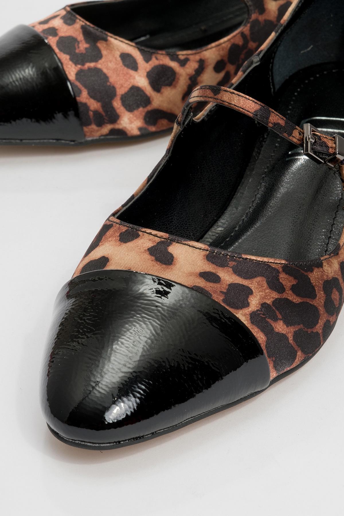 Uster - Zapatos de tacón bajo tipo Mary Jane con estampado de leopardo (mujer)