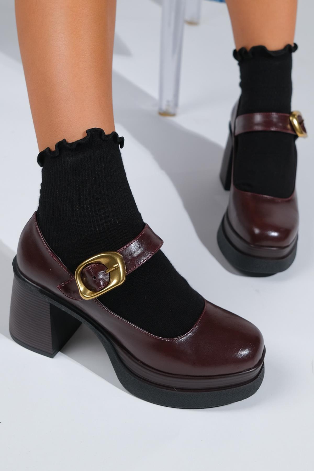Ceniza - Zapato de tacón de plataforma con hebilla dorada burdeos (Mujer)