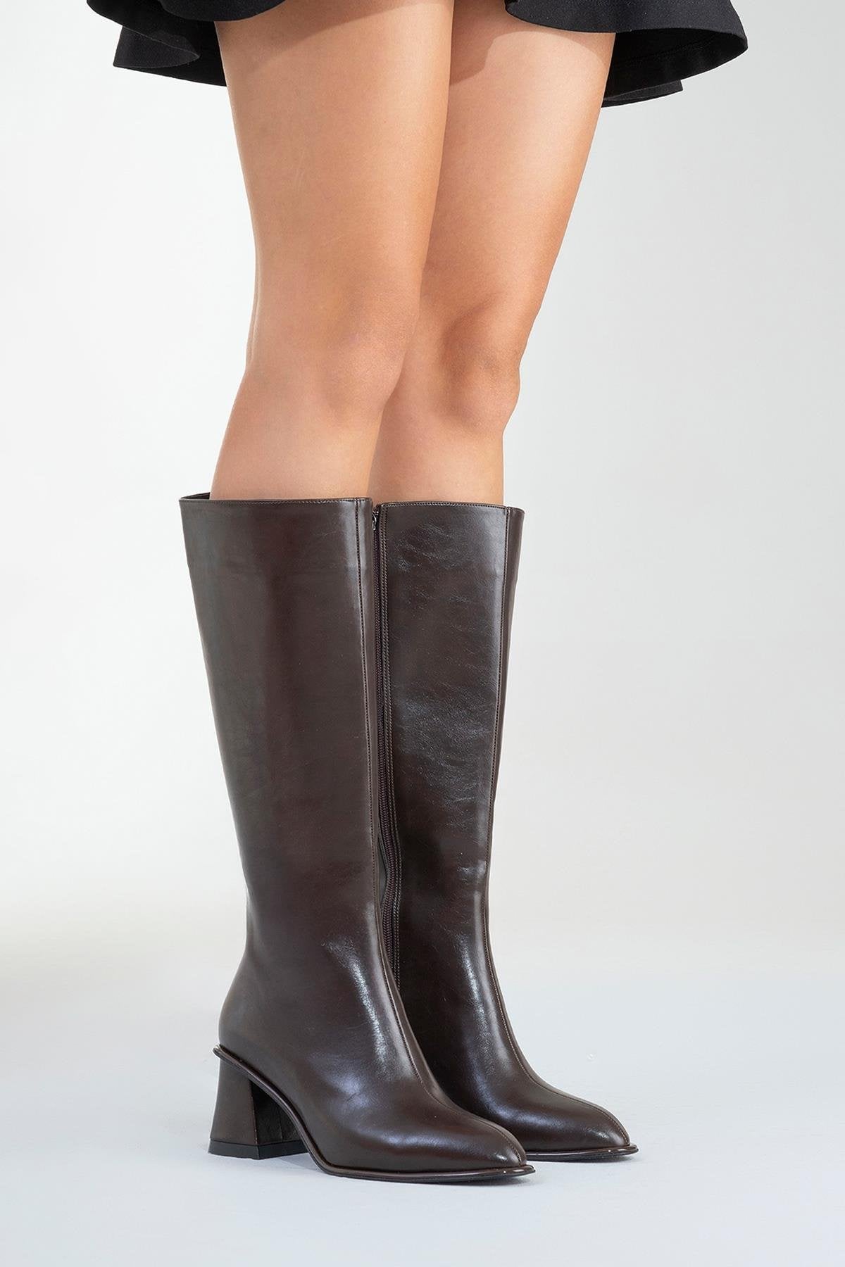 Paradis - Bota alta de tacón grueso color marrón (mujer)