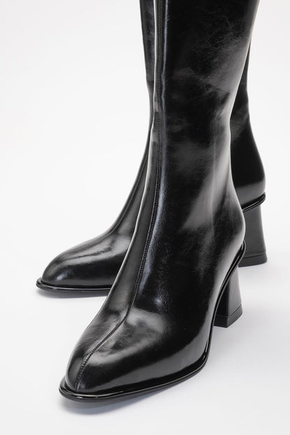 Paradis - Bota alta de tacón de bloque en negro (Mujer)