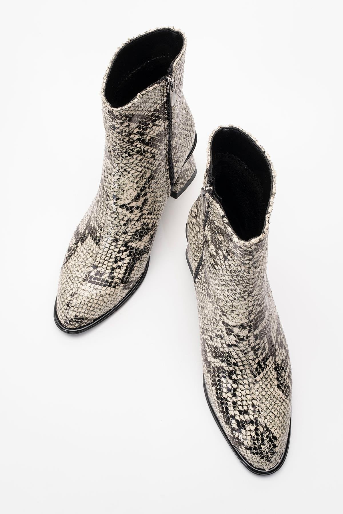 Nina - Botín de piel de serpiente en blanco y negro (mujer)
