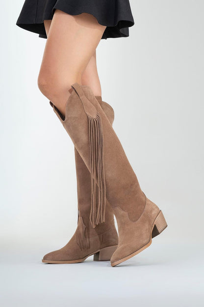 Rios - Botas altas hasta la rodilla de ante color coñac con flecos (Mujer)