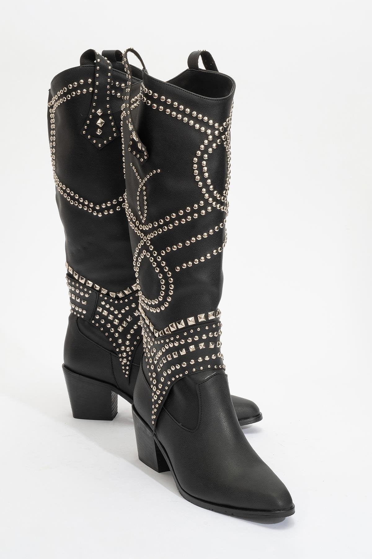 Draga - Bota alta de tacón grueso con remaches negros (Mujer)