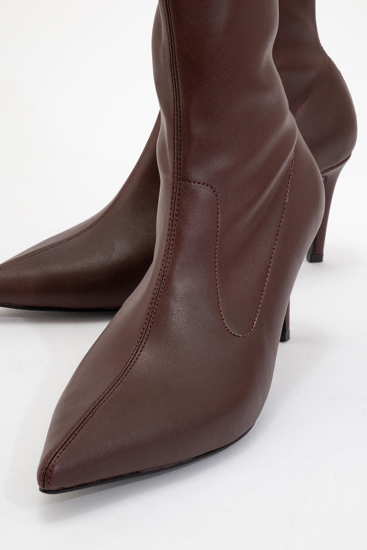 Thalin - Botín Stiletto con Cremallera Lateral en Burdeos Oscuro (Mujer)