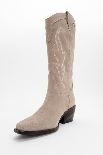 Pietro - Bota vaquera alta de ante beige para mujer