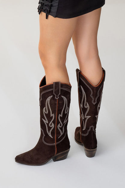 Pietro - Bota alta estilo western de ante marrón oscuro (Mujer)