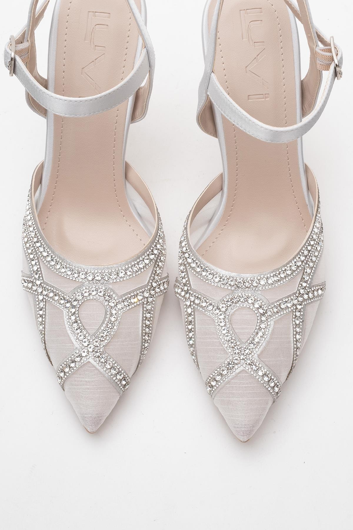 Volby - Zapatos de tacón de punta adornados en plateado (Mujer)