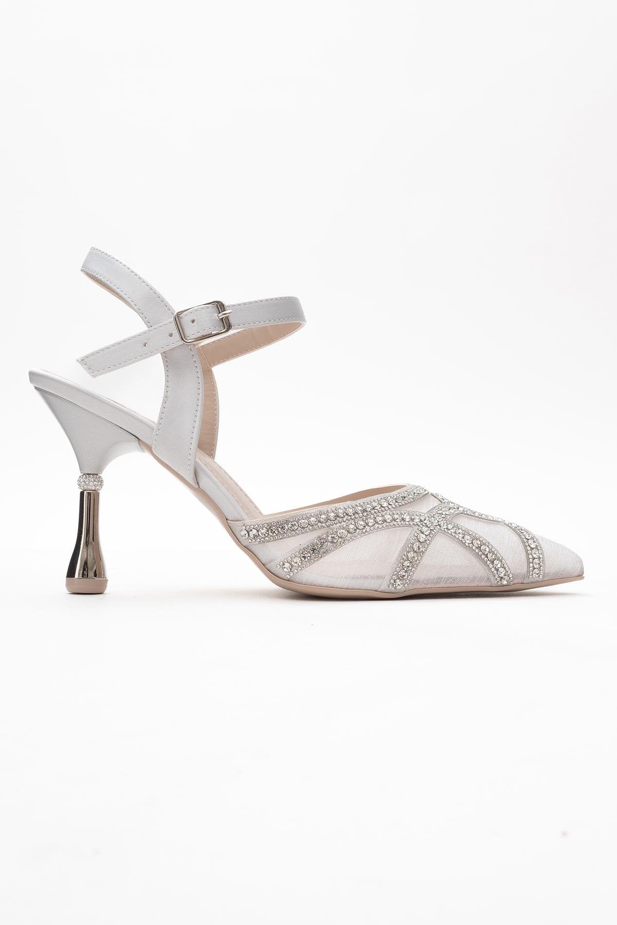 Volby - Zapatos de tacón de punta adornados en plateado (Mujer)