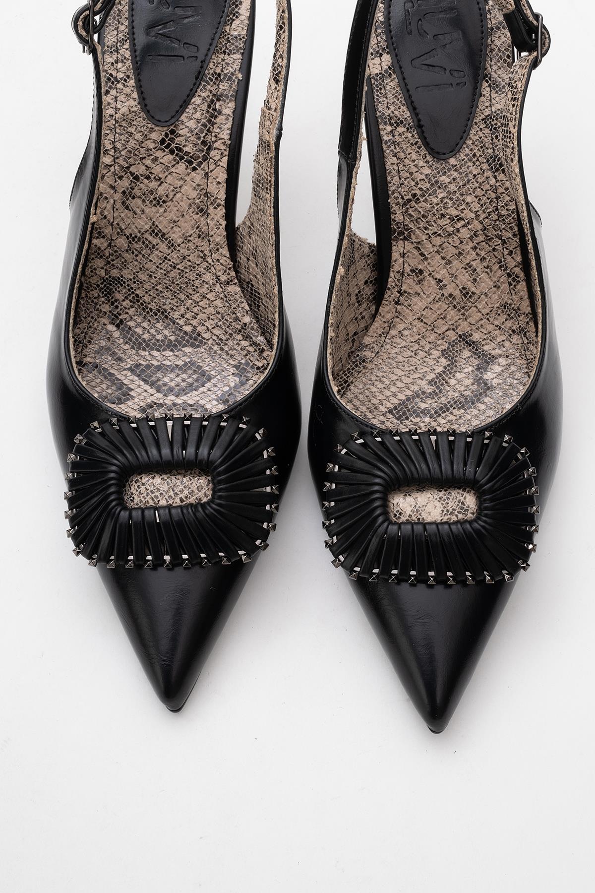 Spera - Zapato de tacón con puntera en pico, estampado y hebilla (Mujer)