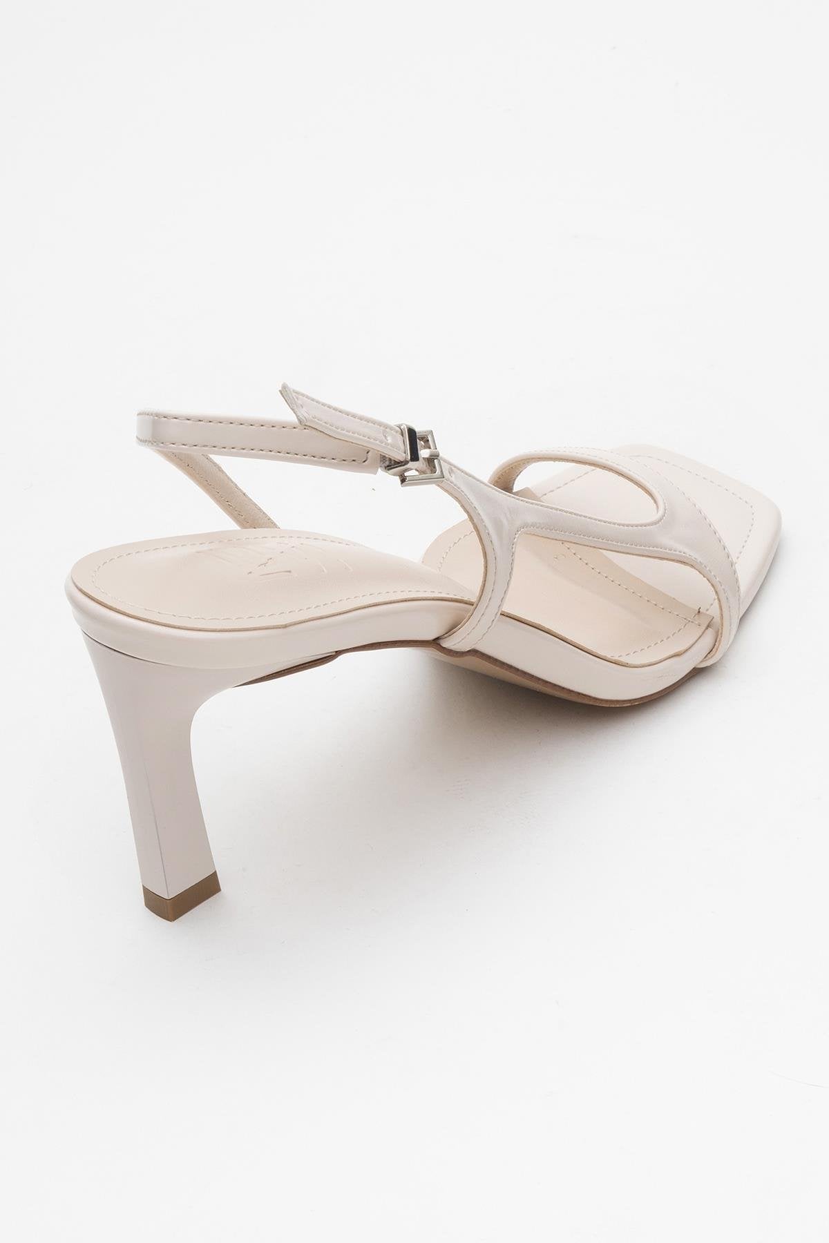 Melby - Sandalia de aguja con tiras en color blanco roto (Mujer)