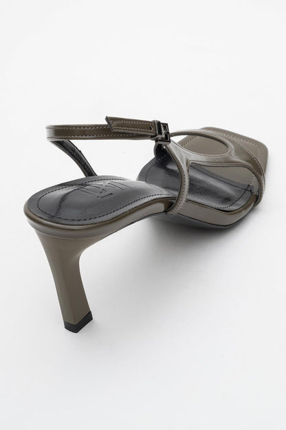 Melby - Sandalia de Tacón Stiletto con Tiras color Caqui (Mujer)