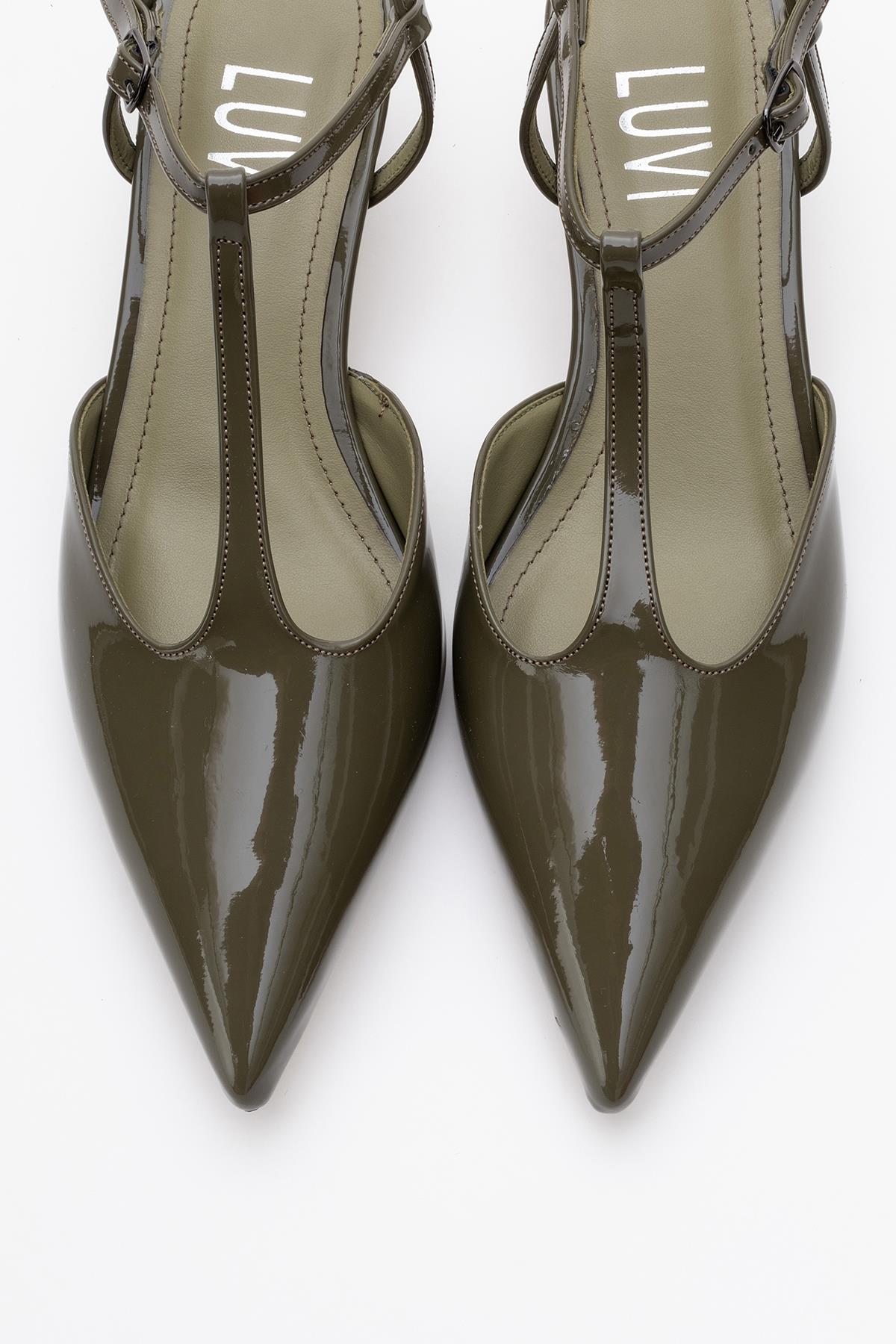 Asher - Zapatos de tacón destalonados en charol caqui con punta fina (Mujer)