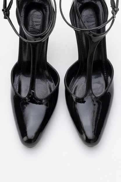 Jon - Zapato de tacón con tira en T de charol negro (Mujer)