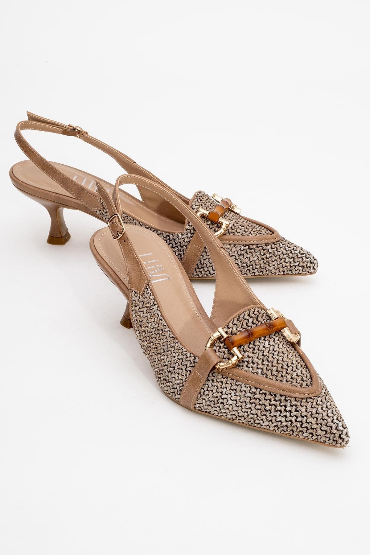 Osca - Tacón Alto de Punta Fina con Hebilla de Rafia Beige Oscuro (Mujer)