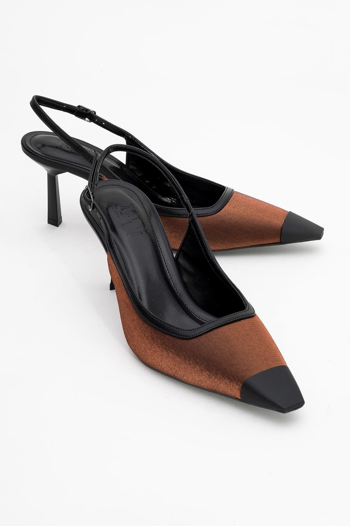 Alive - Zapatos de tacón de punta fina de satén color cobre (Mujer)