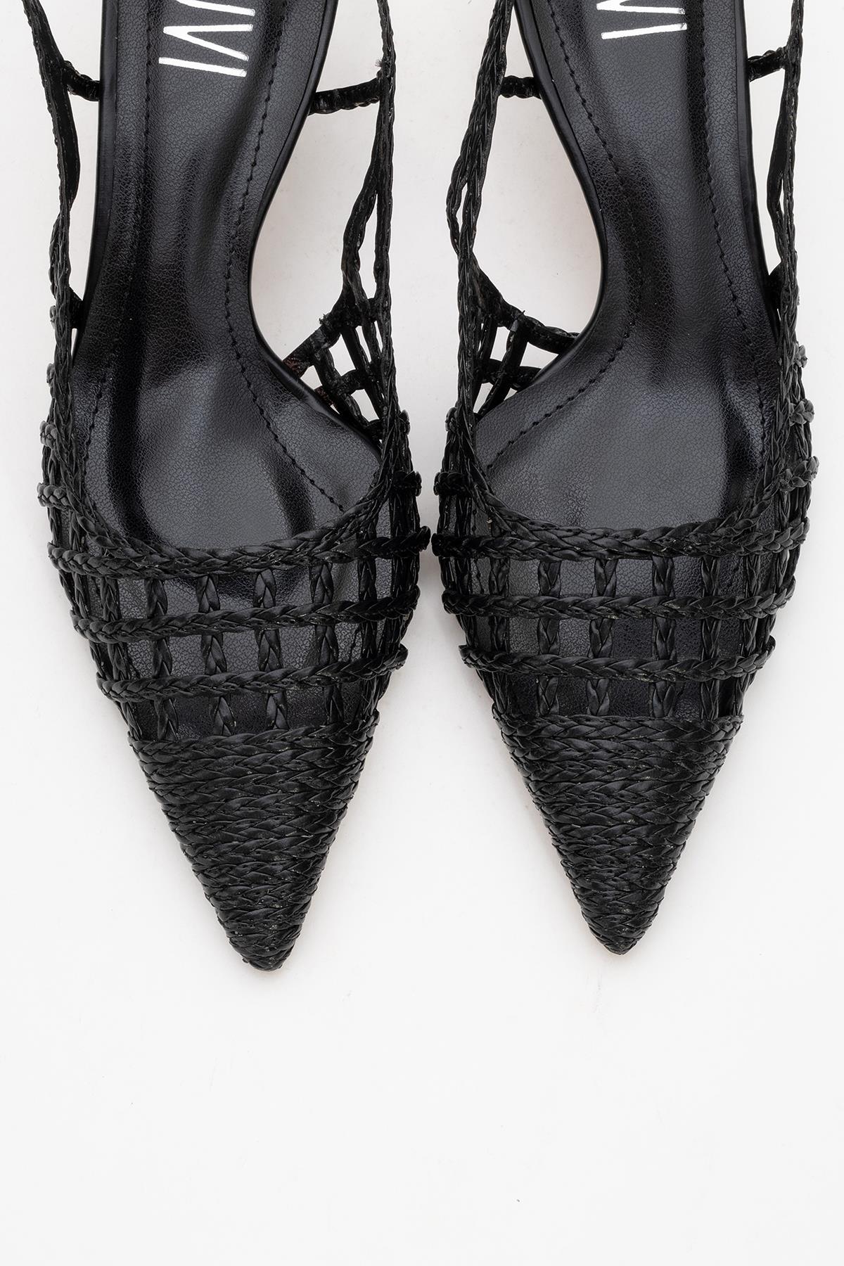 Heaven - Zapatilla de tacón de punto negra con punta (Mujer)