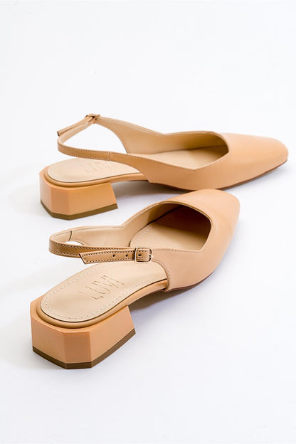 Estado - Zapatos de tacón destalonados de punta redonda de color beis oscuro (Mujer)