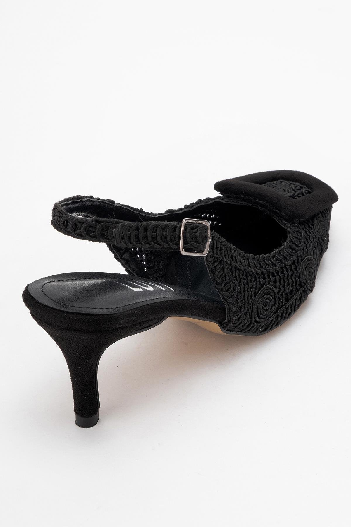 Ensley - Zapato de tacón de punto negro con hebilla y punta en pico (Mujer)