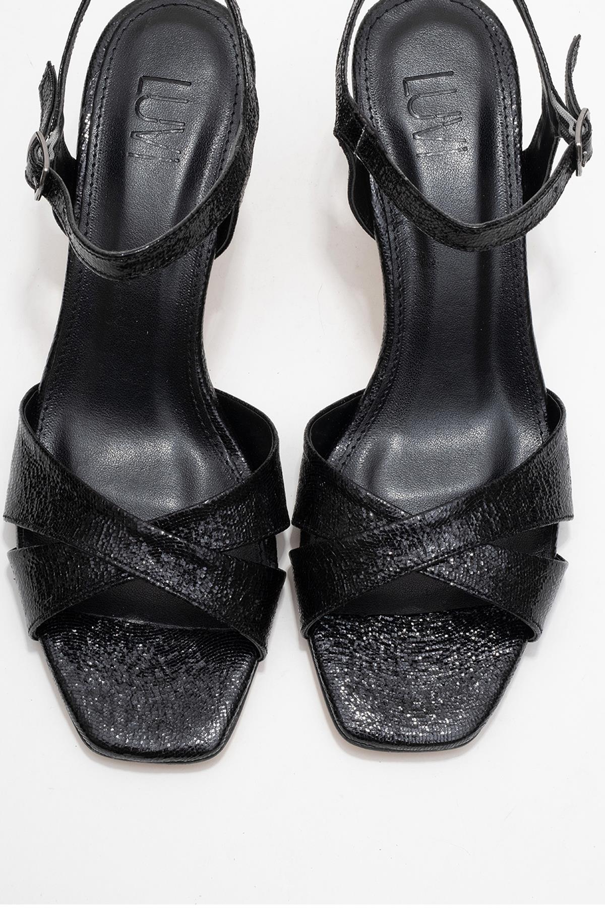 Melin - Sandalia de aguja con tiras cruzadas y patrón en negro (Mujer)