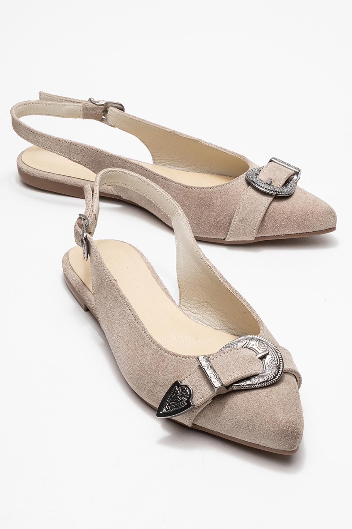 Cordelia - Sandalia de hebilla de cuero de ante beige con punta (mujer)