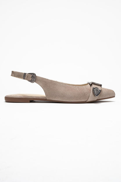 Cordelia - Sandalia de hebilla de cuero de ante beige con punta (mujer)